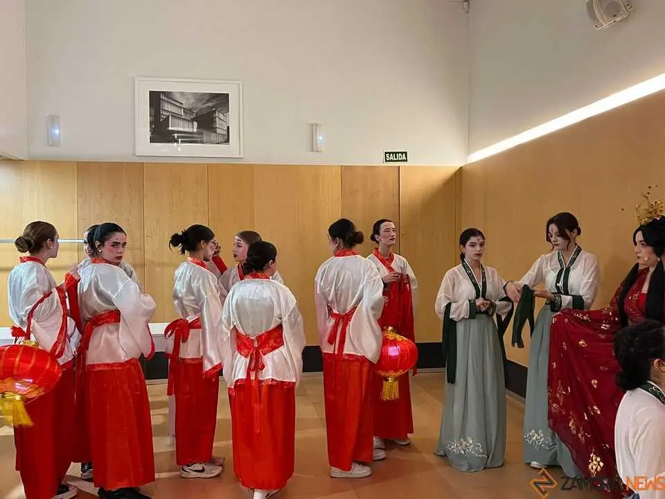 &Aacute;frica, un canto a la paz Teatro Ramos Carri&oacute;n _10