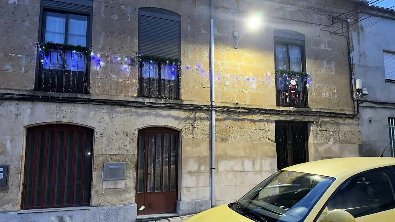 casas decoradas en Corrales del Vino  (2)