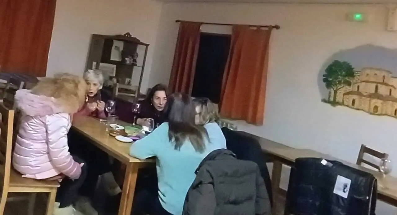 Mujeres en un bar de la Zamora rural