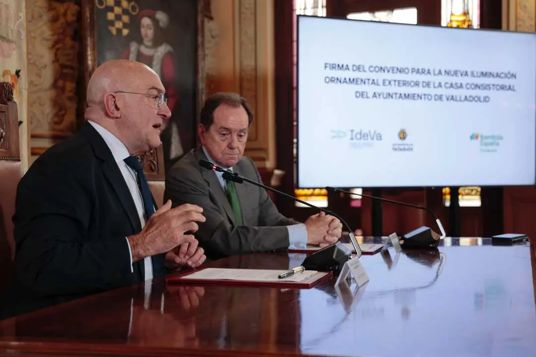 Carnero y Alfons&iacute;n firman convenio de iluminaci&oacute;n- Valladolid