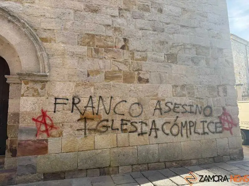 vandalismo en la Iglesia Santa Mar&iacute;a La Nueva de Zamora _3