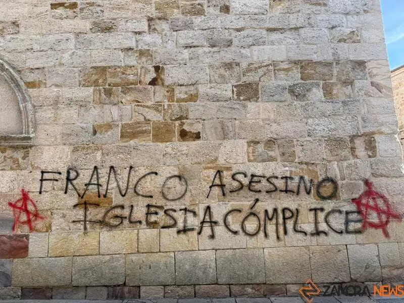 vandalismo en la Iglesia Santa Mar&iacute;a La Nueva de Zamora _6