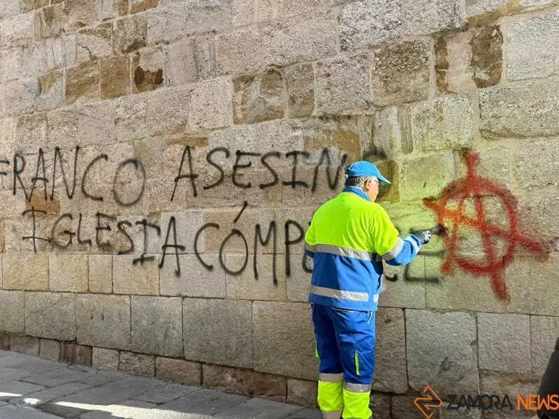 vandalismo en la Iglesia Santa Mar&iacute;a La Nueva de Zamora _8