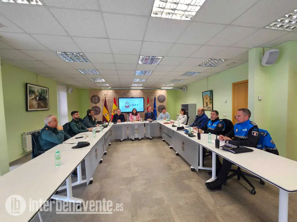 reuni&oacute;n de seguridad en Benavente. IMAGEN INTERBENAVENTE