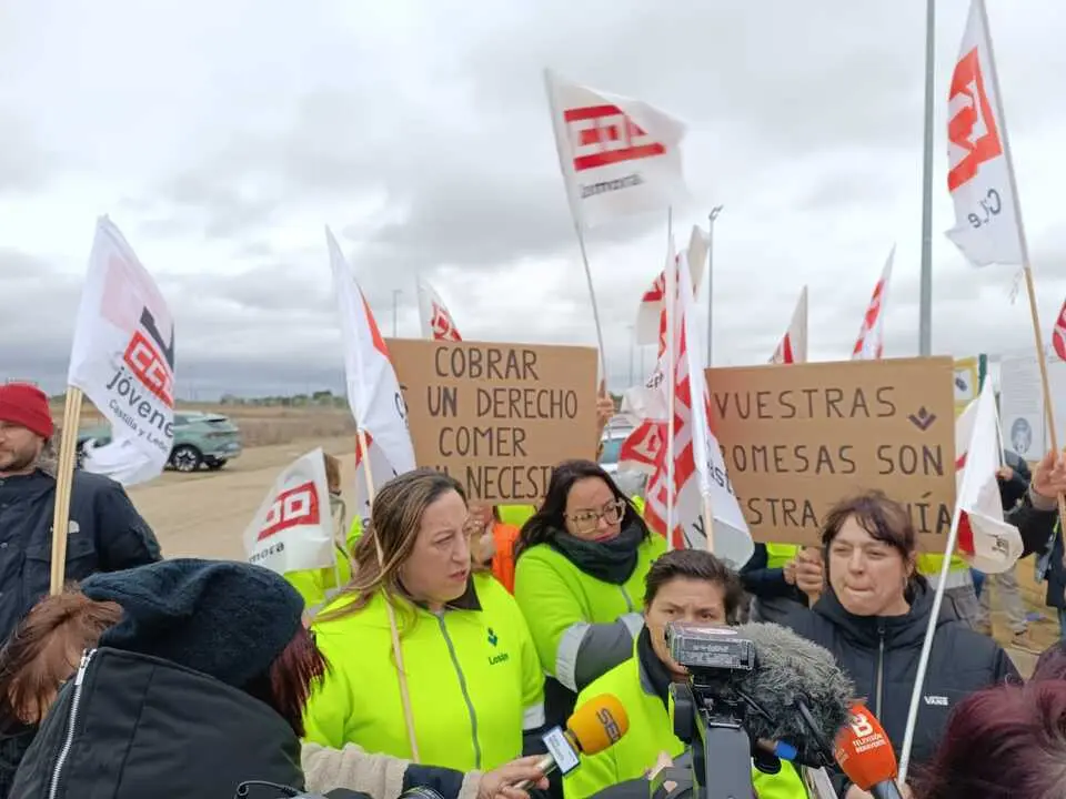 concentraci&oacute;n de empleados Tableros Los&aacute;n en Villabr&aacute;zaro  (1)