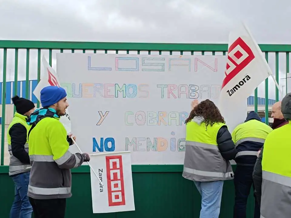 concentraci&oacute;n de empleados Tableros Los&aacute;n en Villabr&aacute;zaro  (3)