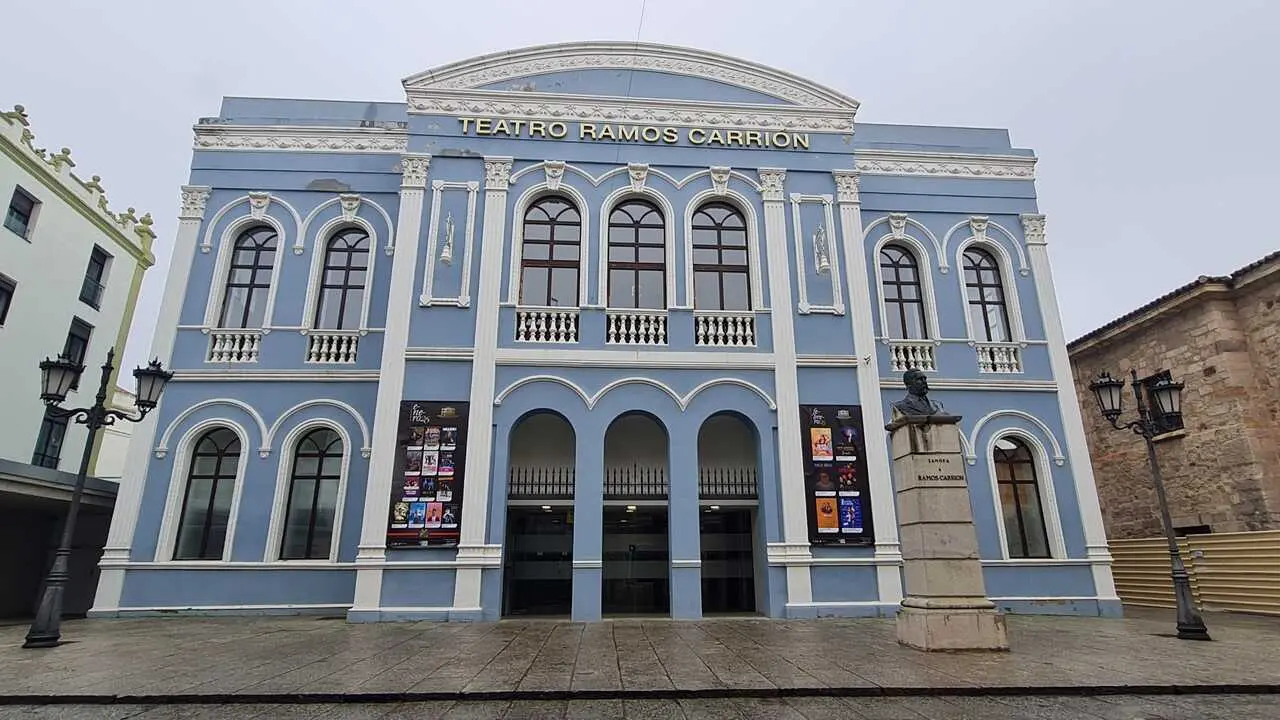 Teatro Ramos Carri&oacute;n