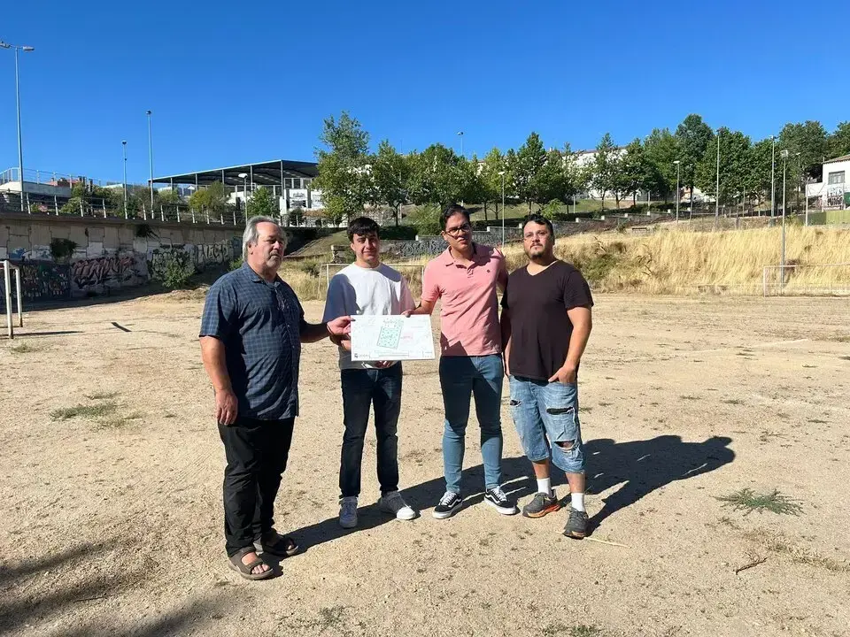 El alcalde firma en julio de 2025 el acuerdo para transformar este entorno. Imagen de archivo