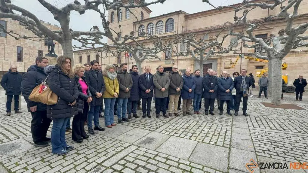 Minuto de Silencio Diputaci&oacute;n Adamuz 