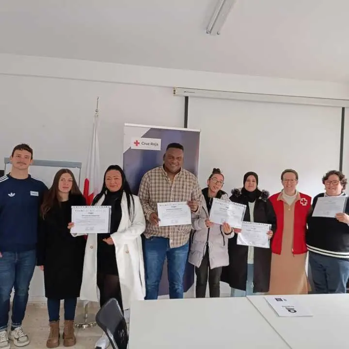 Curso de limpieza de superficies y mobiliario en edificios y locales Cruz Roja Zamora