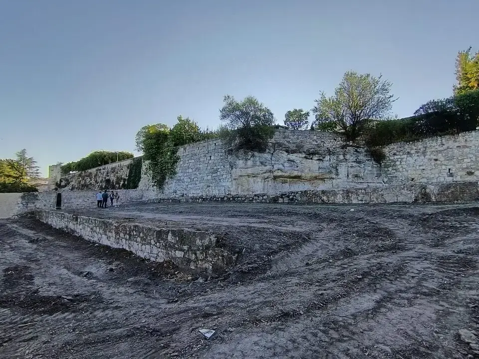 Muralla en el tramo de la Cuesta del Mercadillo. Imagen de Archivo