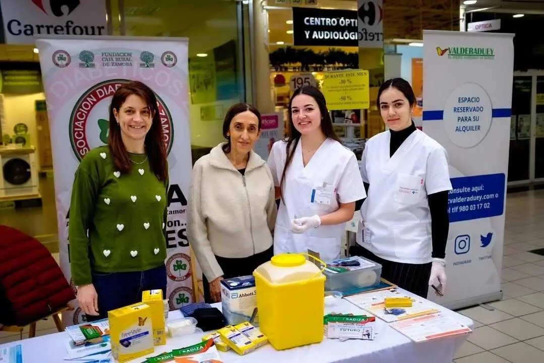 ADIZA Zamora jornada de prevenci&oacute;n y detecci&oacute;n Centro Comercial Valderaduey