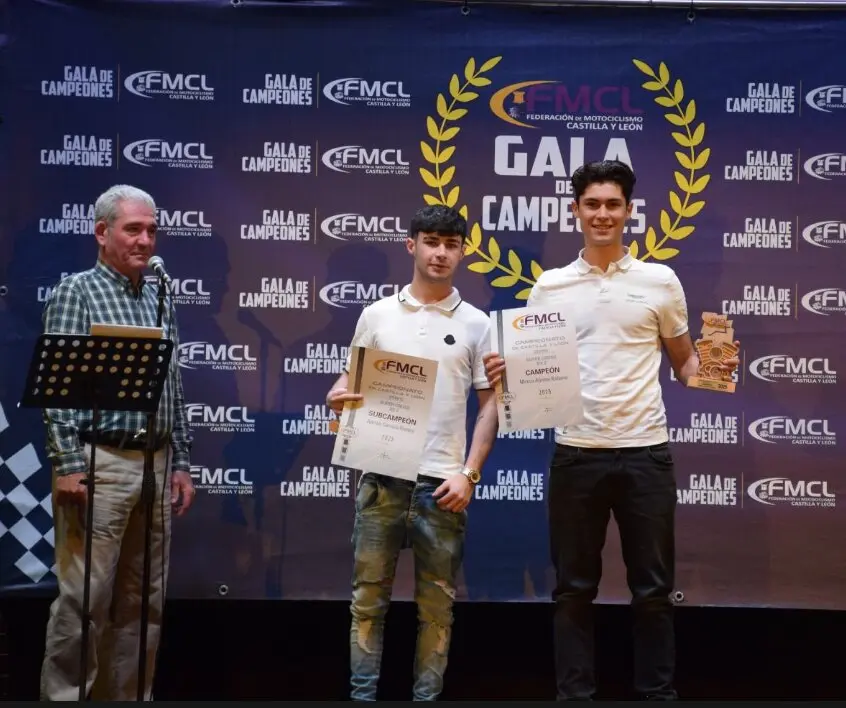 Adri&aacute;n Carrera