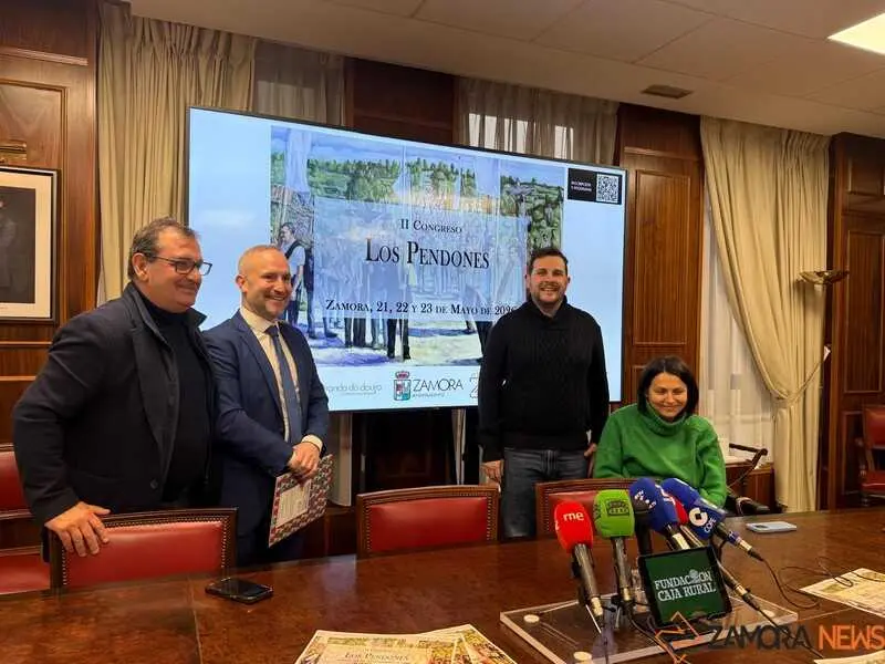 presentaci&oacute;n Los Pendones