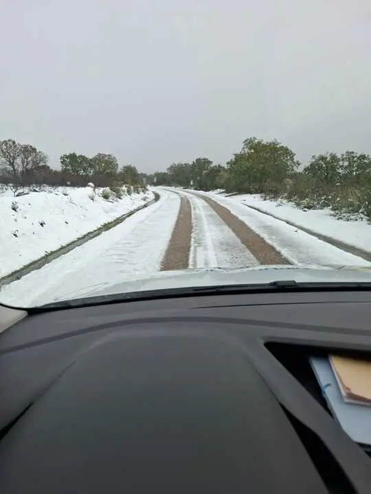 nieve en una carretera de la provincia de Zamora