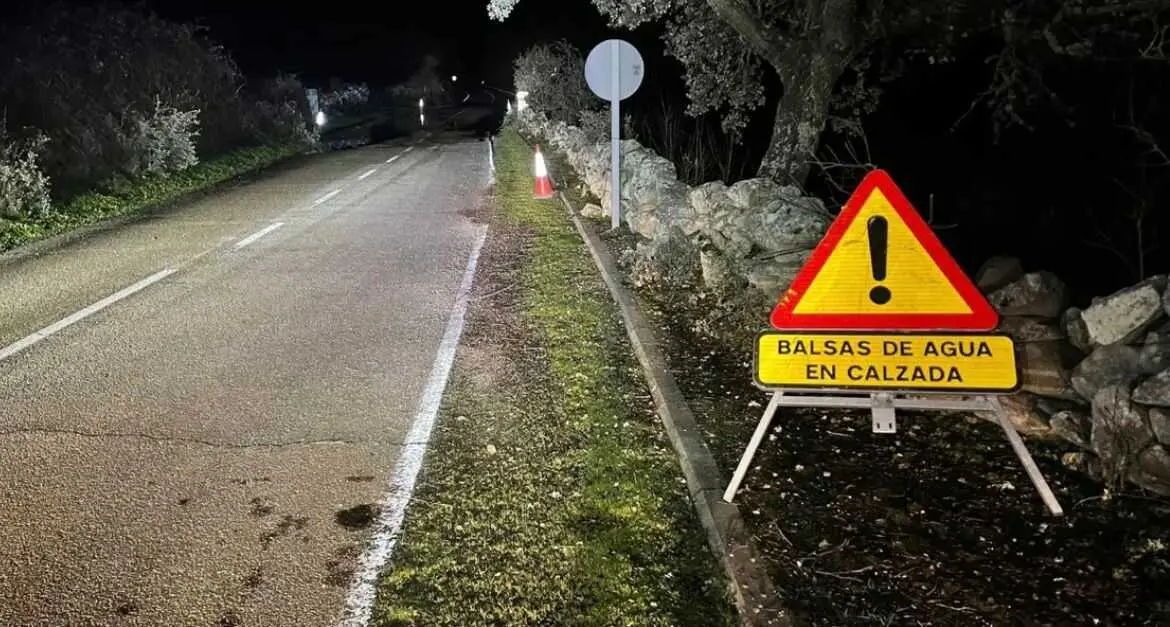 Se&ntilde;alizaci&oacute;n de carreteras por acumulaci&oacute;n de agua