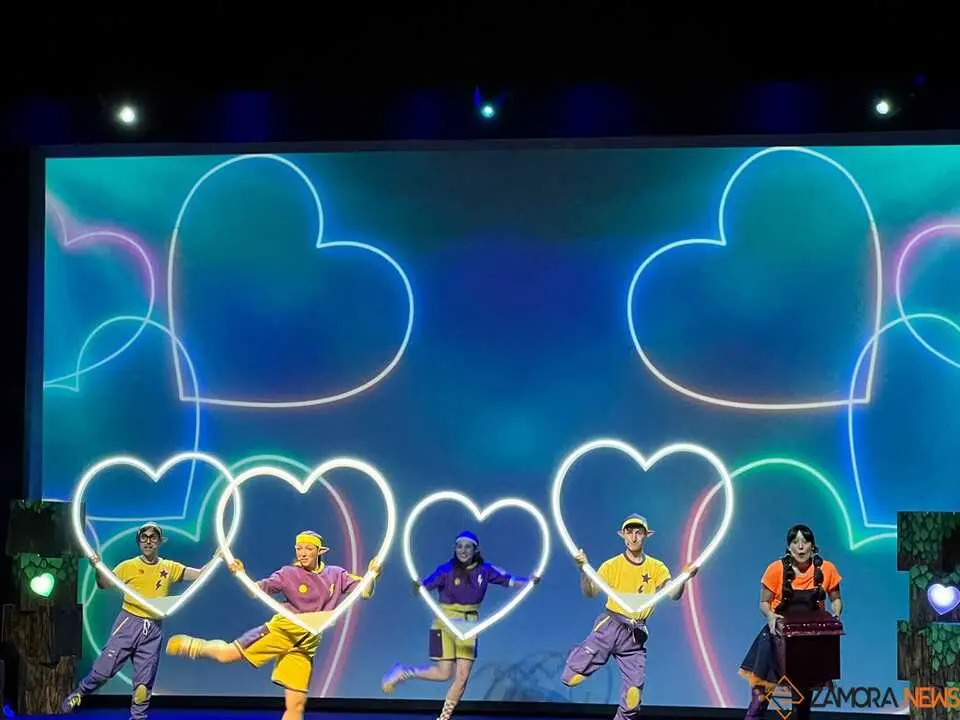 Lara Ok - Besos de Colores_20