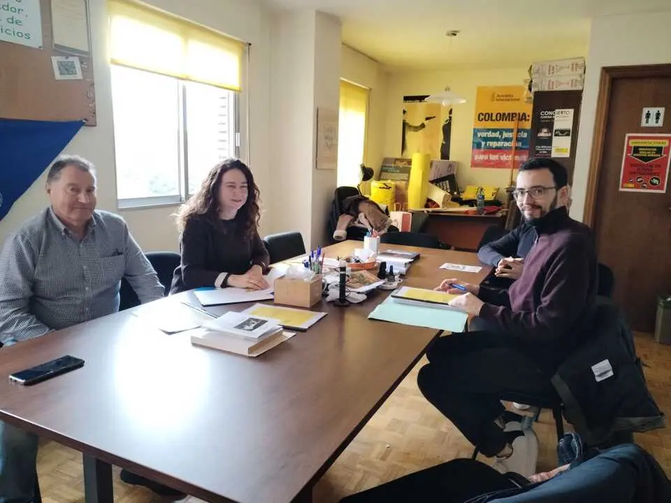 Reuni&oacute;n Podemos y Amnist&iacute;a Internacional