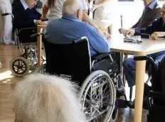 Personas mayores en una residencia. Foto Plataforma Social de Castilla y Le&oacute;n