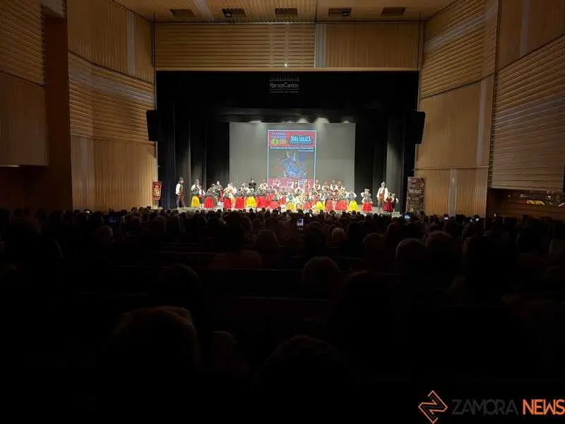 Do&ntilde;a Urraca, actuaci&oacute;n en el teatro Ramos Carri&oacute;n