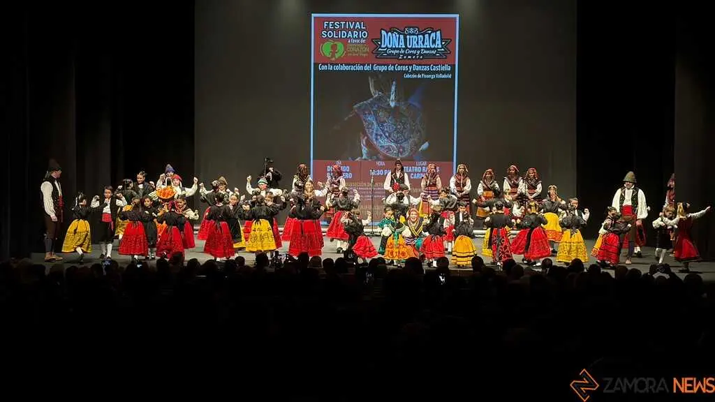 Do&ntilde;a Urraca, actuaci&oacute;n en el teatro Ramos Carri&oacute;n_6