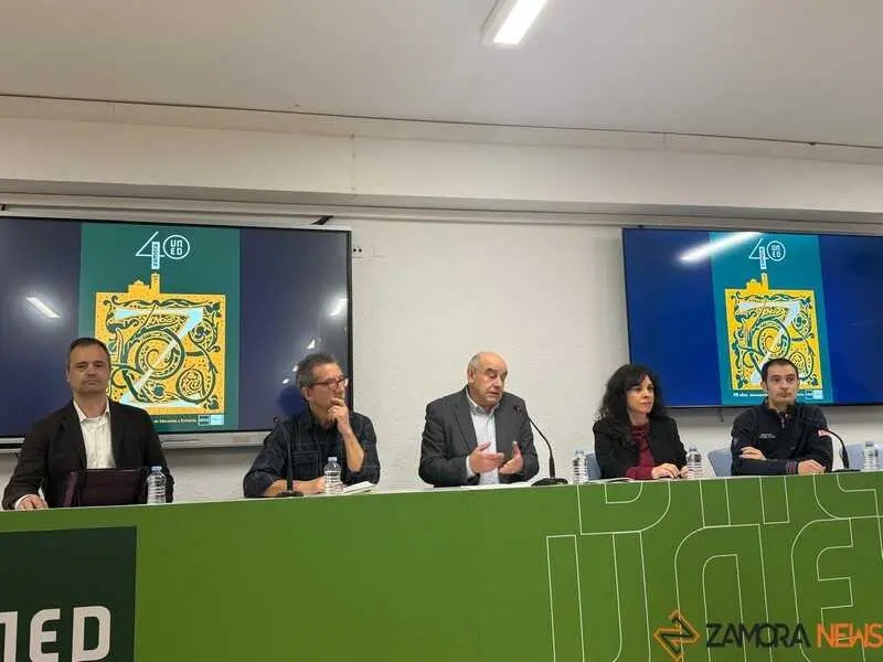 presentaci&oacute;n actividades 40 aniversario UNED 