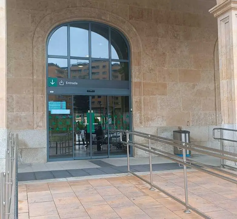 Exterior de la estaci&oacute;n de tren de Zamora