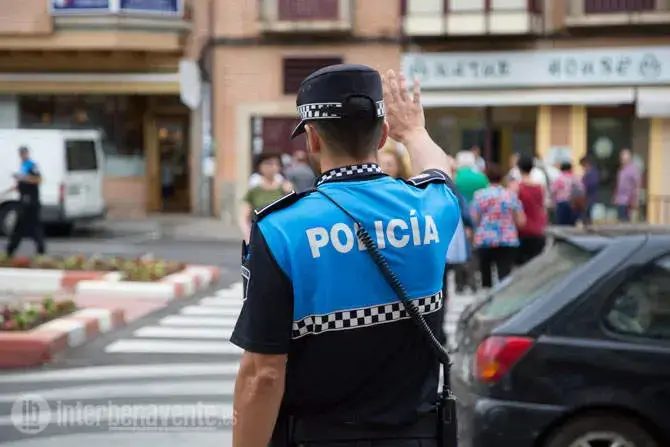 Polic&iacute;a Local de Benavente. Imagen de archivo