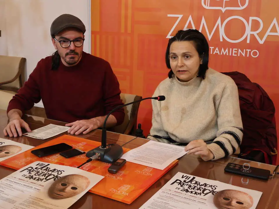 Paco Gonz&aacute;lez y Mar&iacute;a Eugenia Cabezas presentan las Jornadas