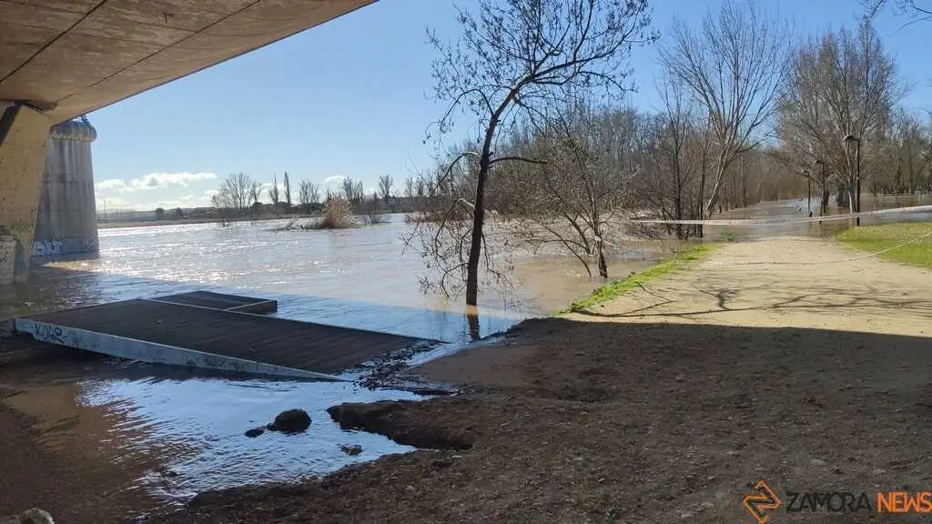 Un paseo por el Duero, crecida _13