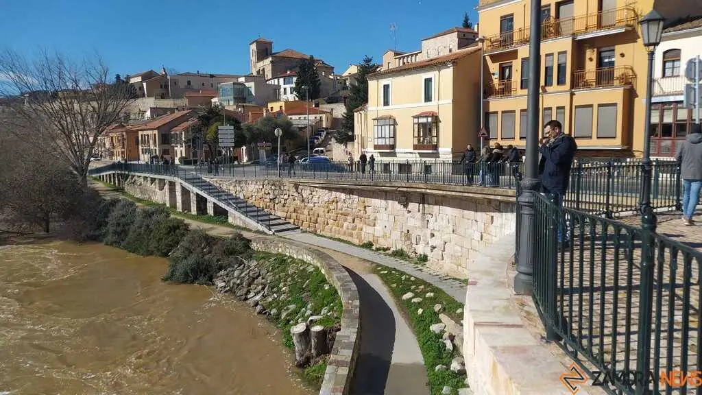 Un paseo por el Duero, crecida _60