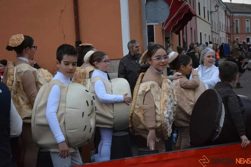 toro carnaval ni&ntilde;os desfile_47