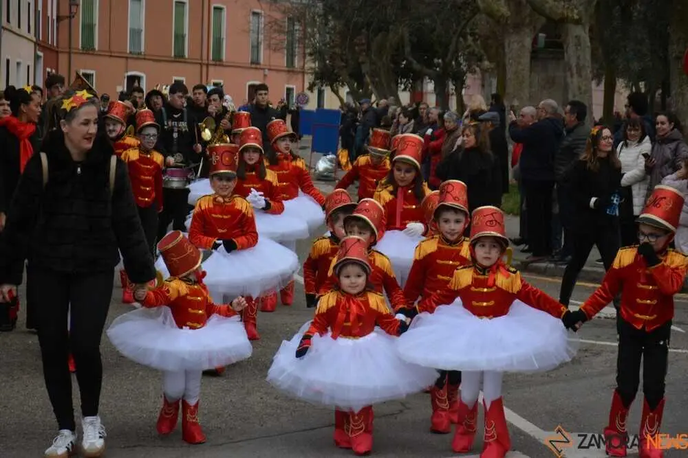 toro carnaval ni&ntilde;os desfile_153
