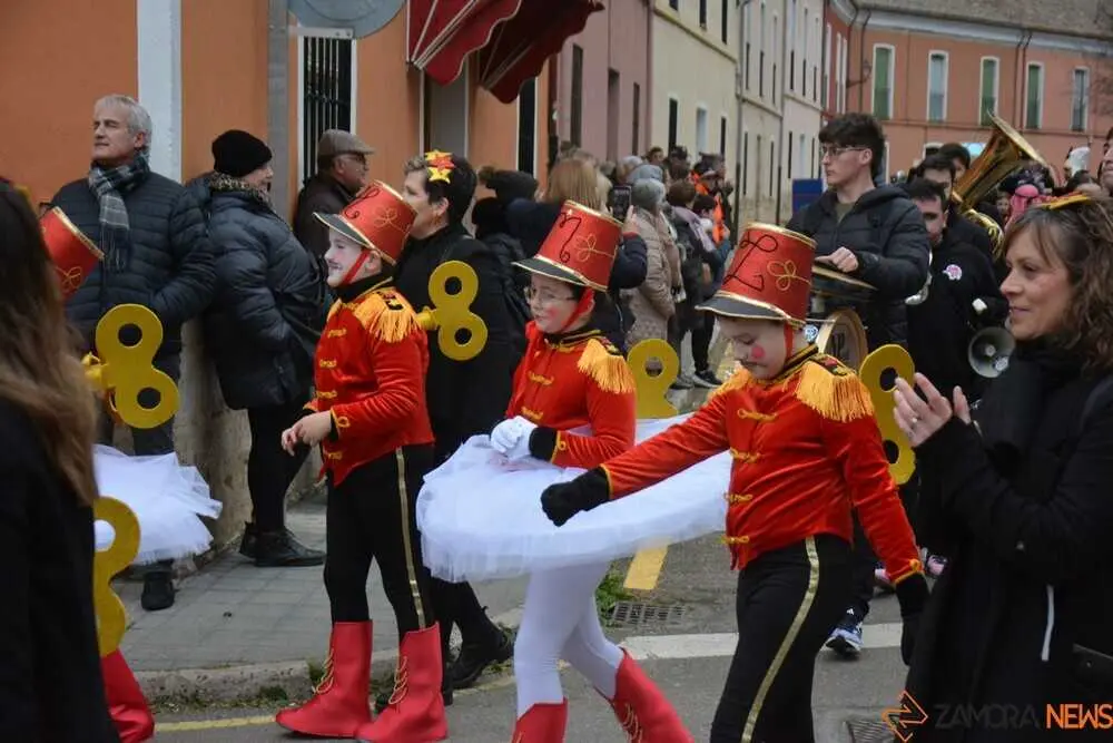 toro carnaval ni&ntilde;os desfile_164