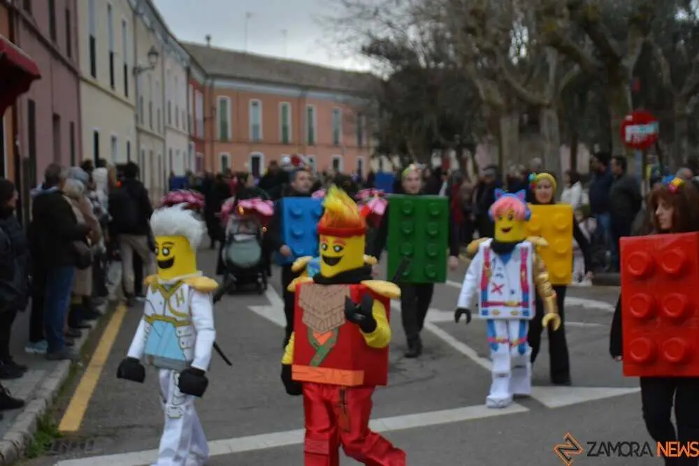 toro carnaval ni&ntilde;os desfile_200