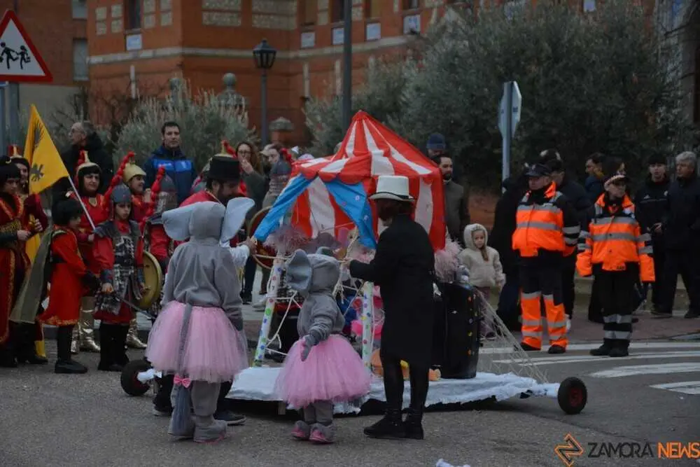 toro carnaval ni&ntilde;os desfile_238