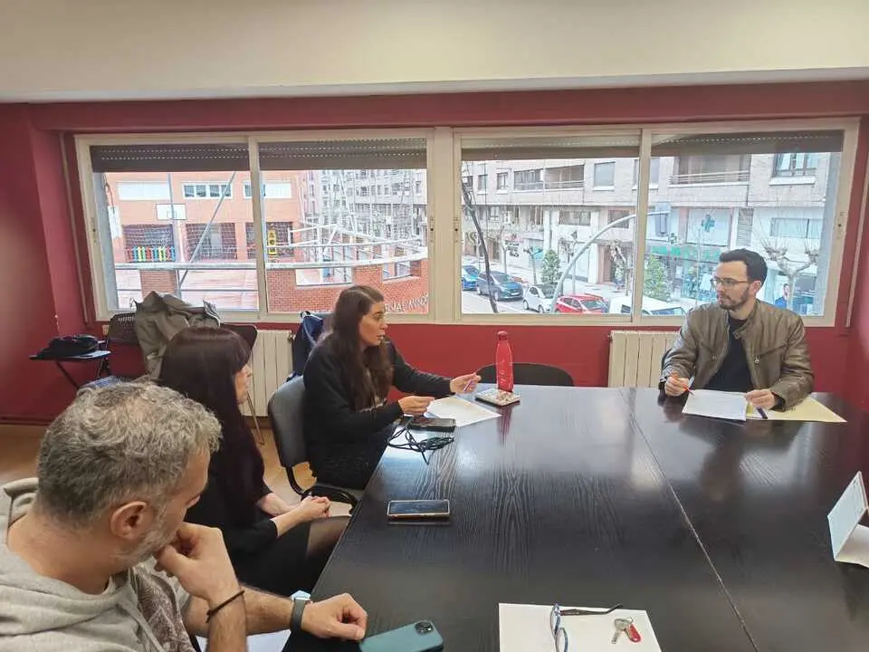 Podemos se reune con el comit&eacute; de empresa del 112