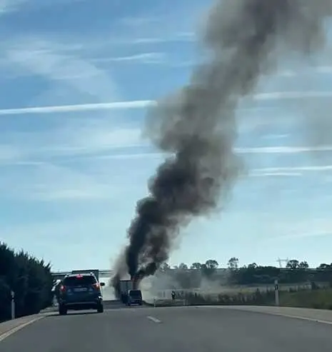 Incendio cami&oacute;n - imagen Interbenavente