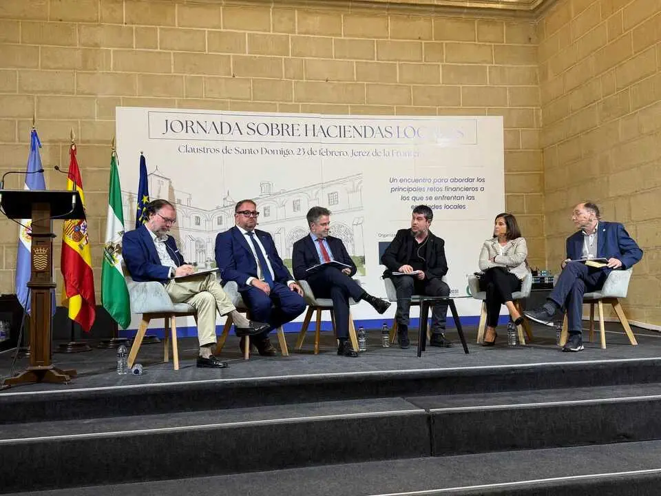 Mesa Redonda Haciendas Locales 01