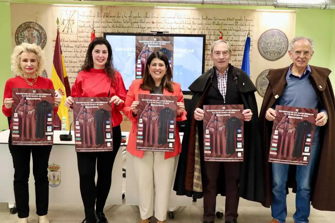 Presentaci&oacute;n Encuentro Capas en el Ayuntamiento de Benavente