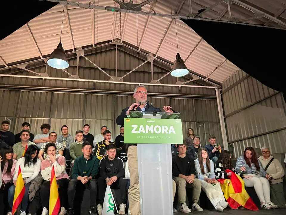 Mitin Vox Zamora Santiago Abascal y Carlos Poll&aacute;n _2