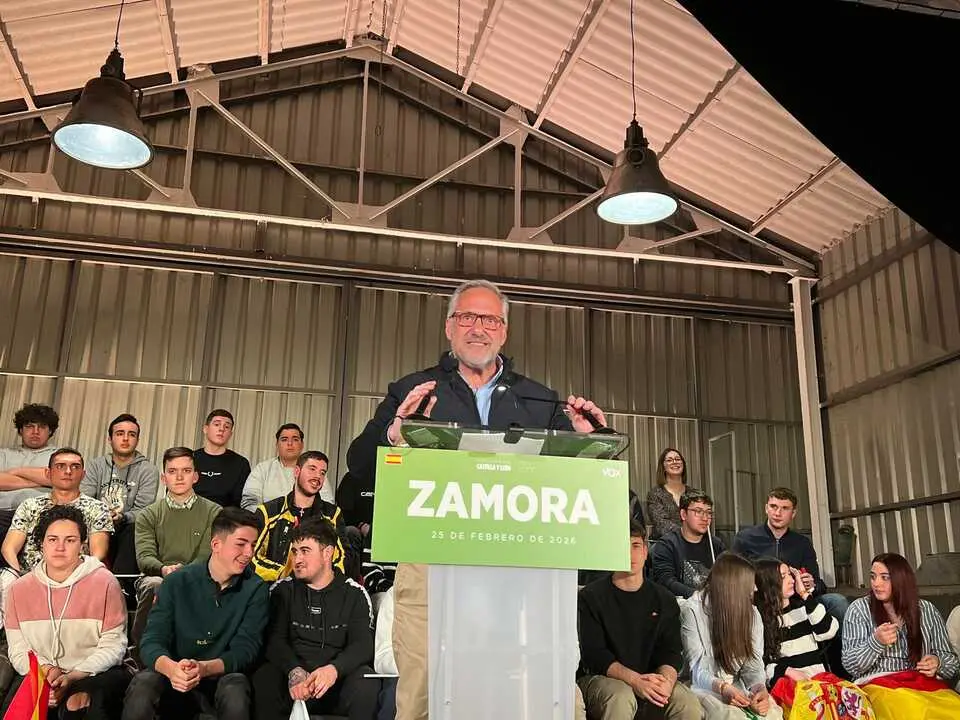 Mitin Vox Zamora Santiago Abascal y Carlos Poll&aacute;n _3