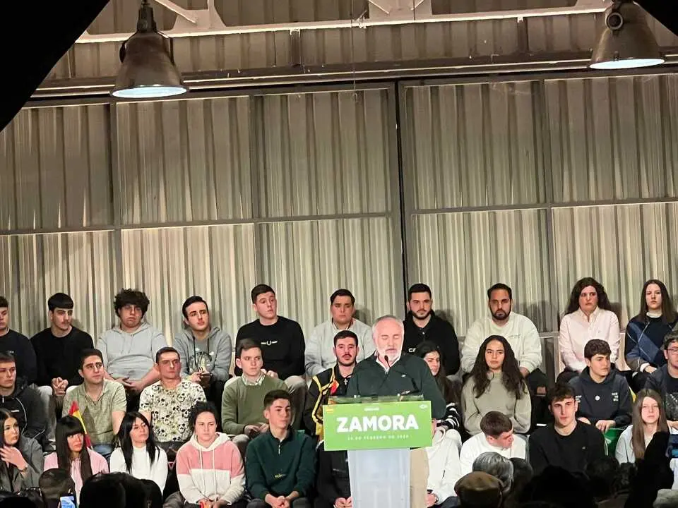 Mitin Vox Zamora Santiago Abascal y Carlos Poll&aacute;n _4