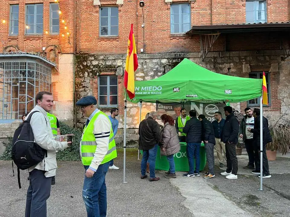 Mitin Vox Zamora Santiago Abascal y Carlos Poll&aacute;n _19