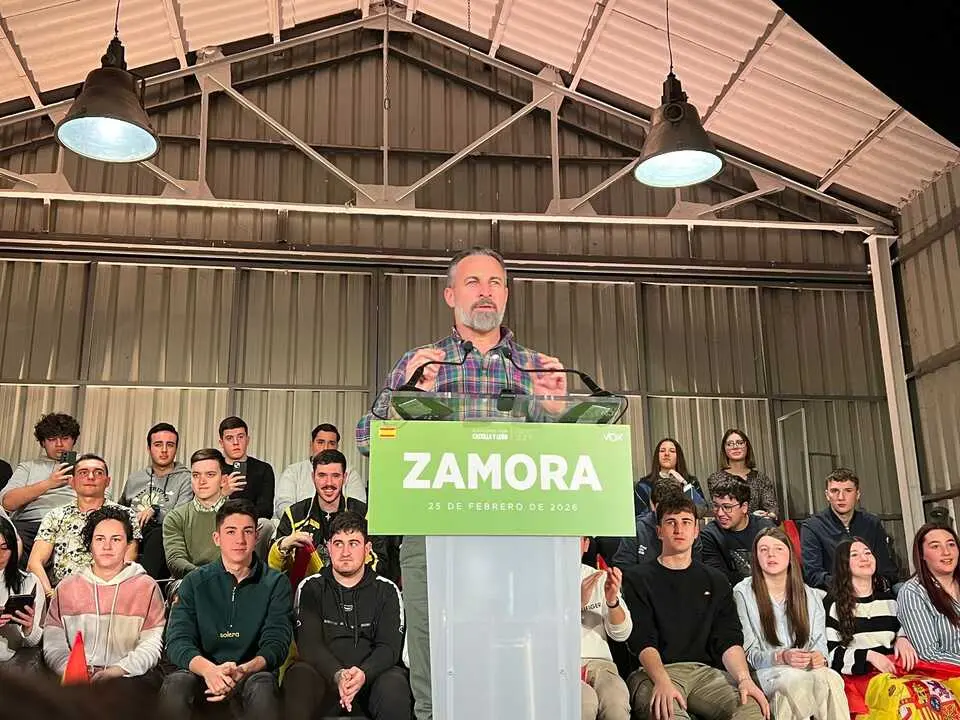 Mitin Vox Zamora Santiago Abascal y Carlos Poll&aacute;n _23