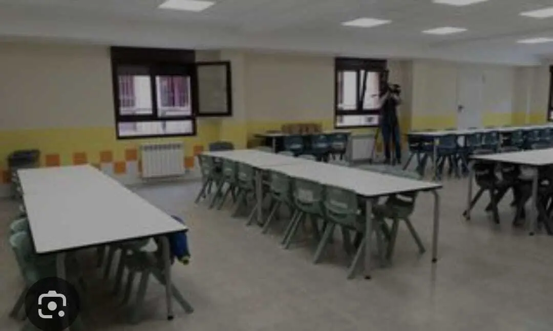 Comedor del Colegio Arias Gonzalo vac&iacute;o