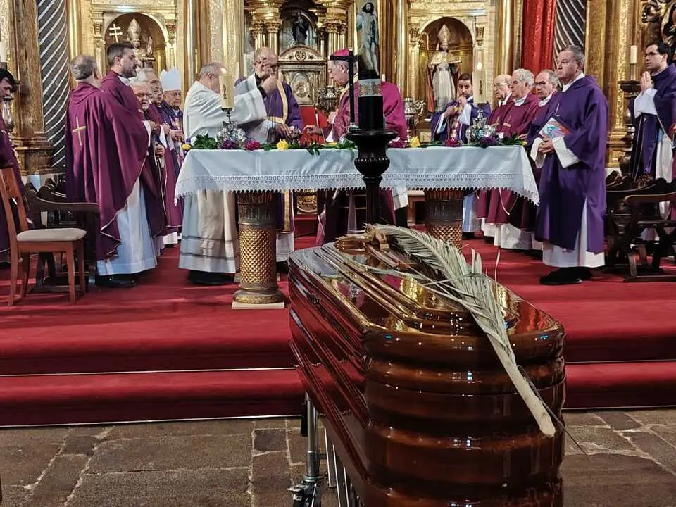 Despedida del sacerdote Jos&eacute; &Aacute;ngel Rivera