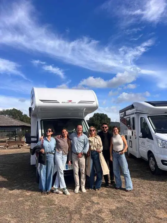 BookingVans Las  Pombo