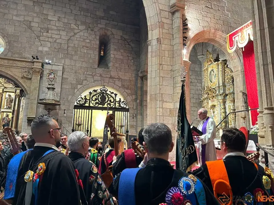 Tuna y los ni&ntilde;os Virgen de la Soledad_20