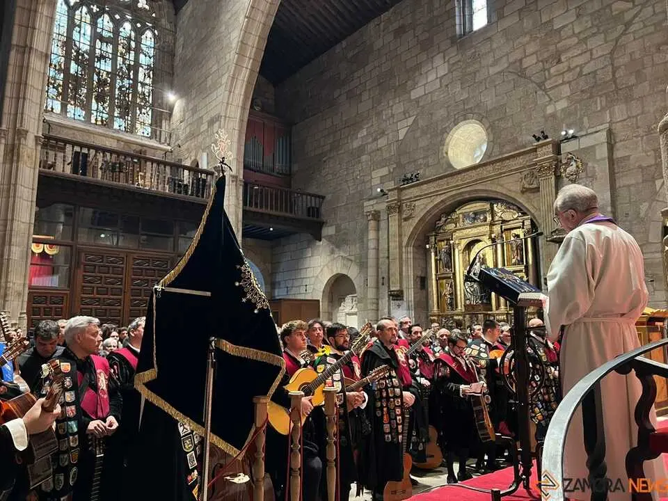 Tuna y los ni&ntilde;os Virgen de la Soledad_21